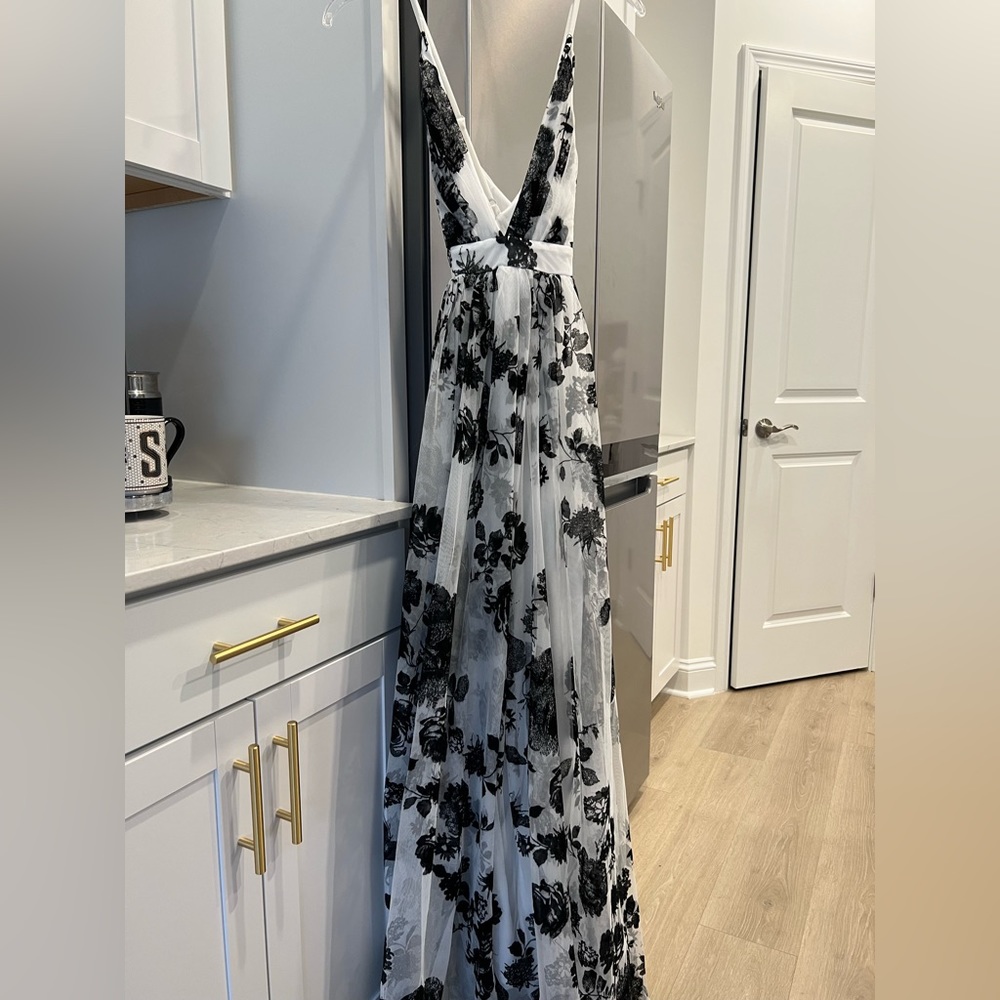 Pink Lily S Black & White Maxi Dress